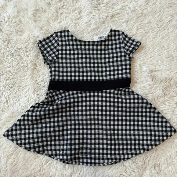 The children’s place 9-12 months black and white plaid shirt with bow - Picture 3 of 3